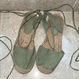 Forever 21 Olive Espadrille Flats